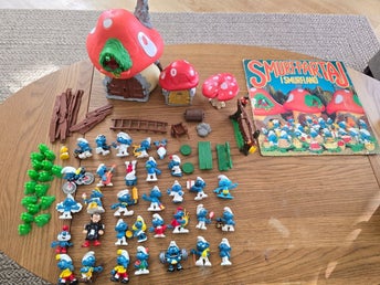 Stor samling Smurfarna figurer, hus och LP-skiva