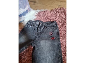VKE grå jeans, storlek 164