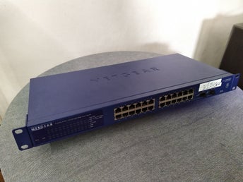 NETGEAR ProSafe GS724T 24-Port Gigabit Smart Switch