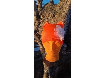 Orange mössa med öron