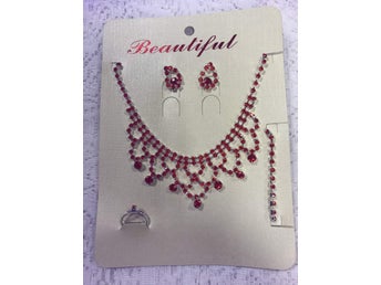 Ett Vackert Glittrande och Gnistrande Strass-Halsband-set