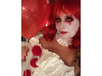 ”Pennywise” clown maskeraddräkt med peruk och tillbehör