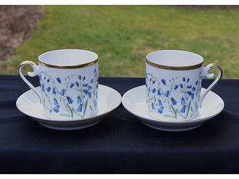 2 st fina HACKEFORS BLÅKLOCKA Kaffekoppar. Med guldkant