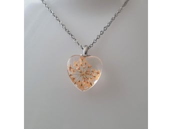 Halsband med hjärtformad glasberlock (50 cm lång kedja)