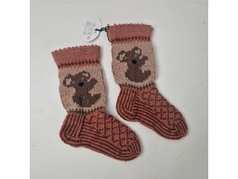 Handstickade sockor DROPS Baby Merino 100% ull strl ca 25–27 – hundmotiv – oanvä