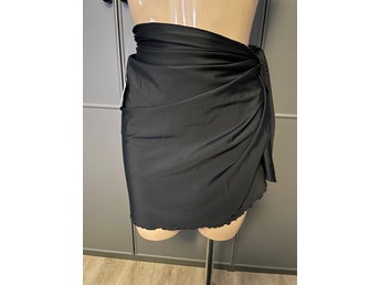 Ny! Damella svart sarong, storlek One size