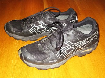 asics gel target gore tex