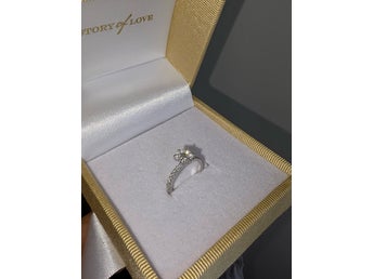 Exklusiv diamantring, Stockholm 1,25 ct, nykick, kvitto & certifikat.