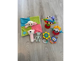 Babyleksaker, skallror med mera
