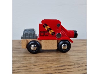 BRIO Wooden Crane Truck Construction Vehicle Magnetic Couplers