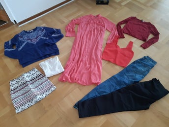 Klädpaket xs s 34 långklänning kjol från H&M chinos sweater stretchjeans