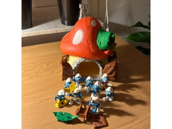 Smurfhus med 9 Smurf-figurer och tillbehör