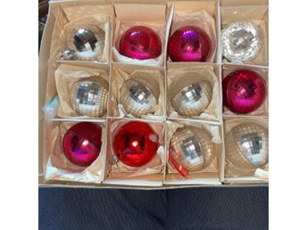 Retro 12 st Olikfärgad Plast 1/2 är Disco Julgranskulor Julgran Kulor i Kartong