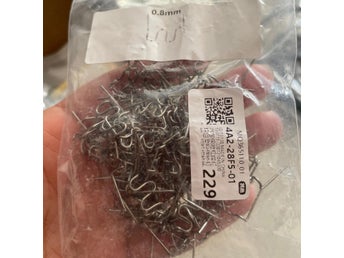 200st 0,8 mm kolståltråd termiska häftklamrar för plastsvetsmaskin, 99% ny skick