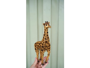 Handgjord unik Girafffigur i guld och brunt