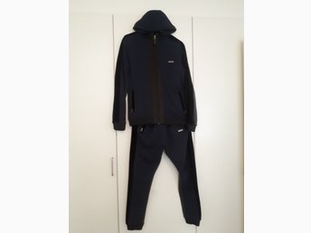 foray tracksuit