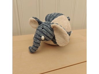 Jellycat elefant sensorisk boll med bjällra ca 11 cm