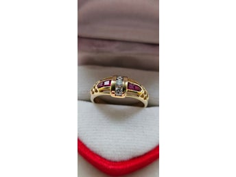 Guldring 21.6K Med Naturliga Rubiner Diamanter