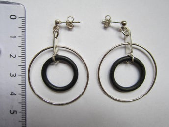 ÖRHÄNGEN ÄKTA SILVER - CIRKEL OCH GUMMIRING