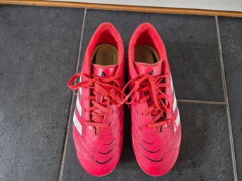 Adidas fotbollsskor stl 37 1/3