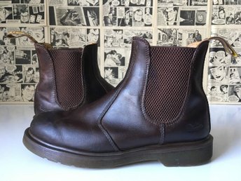 dr martens airwair 2976