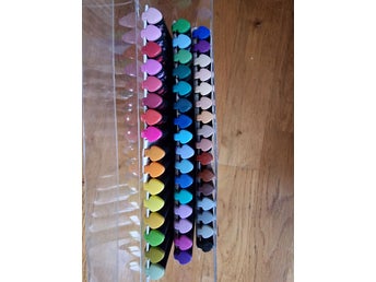 Chameleon markers