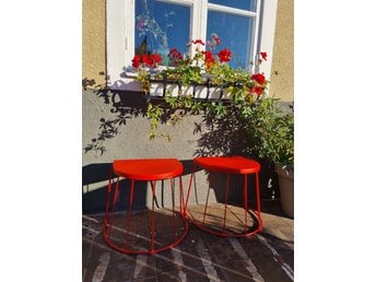 IKEA TRANARÖ Pall, 90-tals, retro, plast pallar. Sidobord.