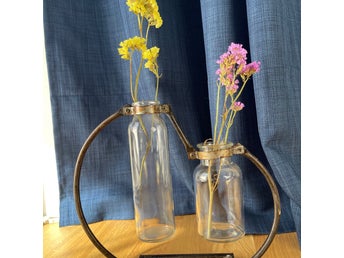 Rustik vas i glas och metall