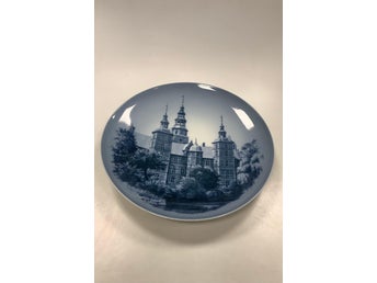 Kæmpe Royal Copenhagen Platte med Rosenborg Slot No. 228/5285