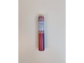 12 Colouring Pencils & Sharpner