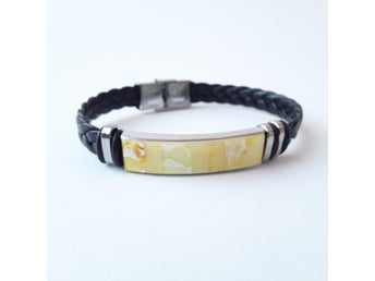 Svart läderarmband med bärnstensmosaik från Baltikum