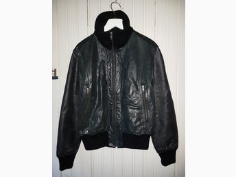 BRUUNS BAZAAR skinnjacka Storlek S (420629130) ᐈ Köp på Tradera BRUUNS BAZAAR skinnjacka Storlek S (420629130) ᐈ Köp på Tradera