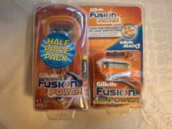 Gillette Fusion Power Set Rakhyvel med 1 Rakblad + 4 Rakblad