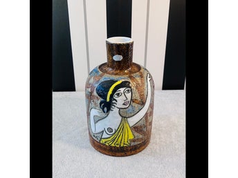 Mari Simmulson, Upsala Ekeby ”Mariana” Vas modell 4440, höjd 22,5 cm.