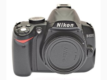 Nikon D3000 + Hähnel laddare+rem