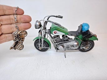 Metallmotorcykel Dekoration + en trasig nyckel ring tändare ,prydnad motercykel
