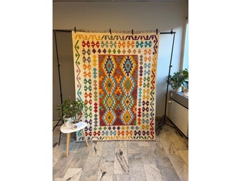 Handvävd Ull kelimmatta 198 x 150 cm