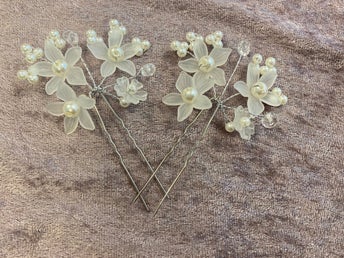 2st Hårnålar med blommor och pärlor