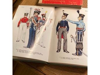 World Uniforms and Battles 1815-50 av Philip J. Haythornthwaite