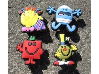 4 Mr Men Little Miss skosmycken till Foppatofflor (skosmycke, gubben, kult)