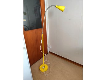Design Marianne & Knut Hagberg Golvlampa klargul med flexibel arm vint