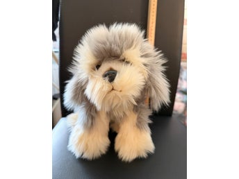 Plush & Company mjukdjur hund