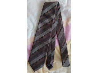 Hugo Boss slips