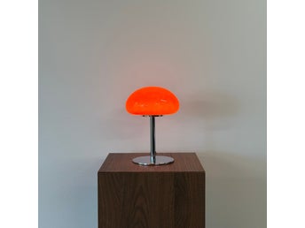 DOME bordslampa Röd – Bauhaus retro lampa i opalglas & krom