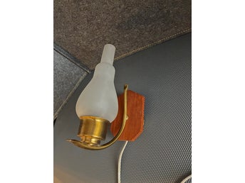 Retro Vägglampa i mässing och trä