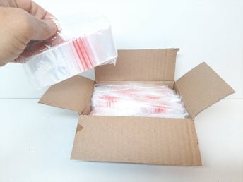 1000 st Blixtlåspåsar 40x40mm (Zippåsar Blixtpåsar Plastpåsar plast påsar zip)