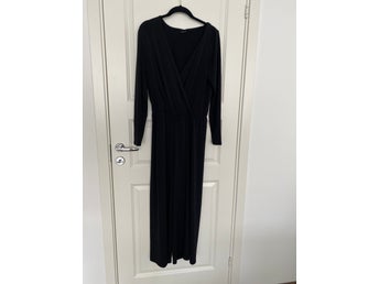 Gina Tricot svart jumpsuit, storlek M