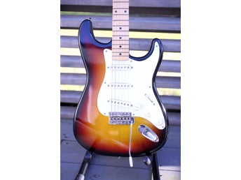 Tokai ST50 Goldstar Sound Stratocaster electric guitar + case-circa 1980s