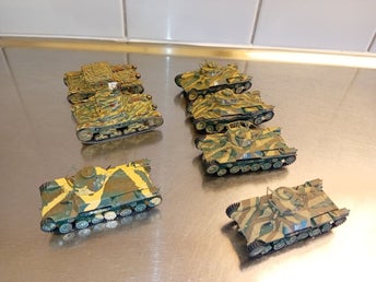 Axis tanks Japan 1:76. Italy 1:72