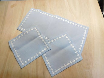 Bordstabletter set med 3 Vintage handsydda Tabletter
